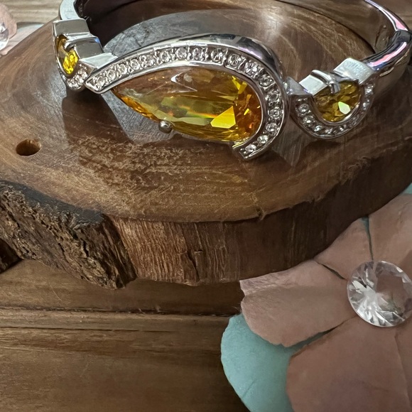 Vintage BUTLER bangle / bracelet - Picture 2 of 3